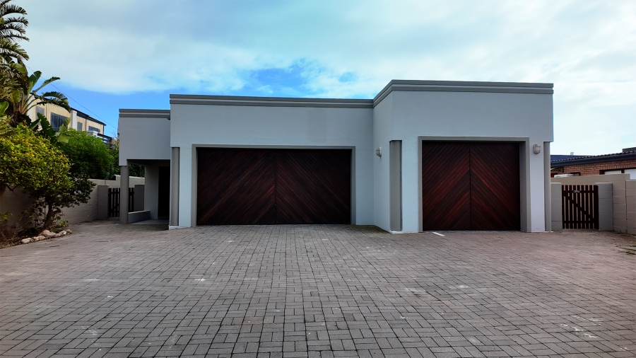 4 Bedroom Property for Sale in Middedorp Western Cape